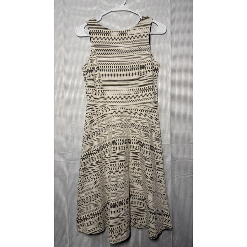 Banana Republic Fit and Flare Dress 2 Black White Geometric‎ Knit Sleeveless